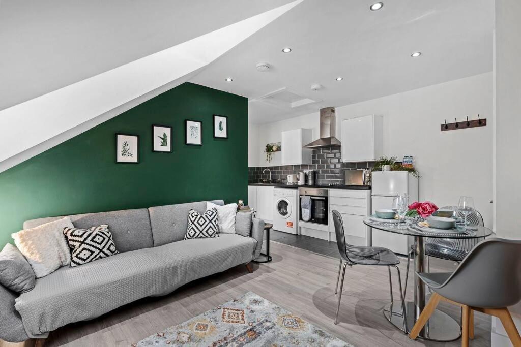 Comfortable Retreat Near City Centre- 1 Bed, 3 Guests Southampton Buitenkant foto
